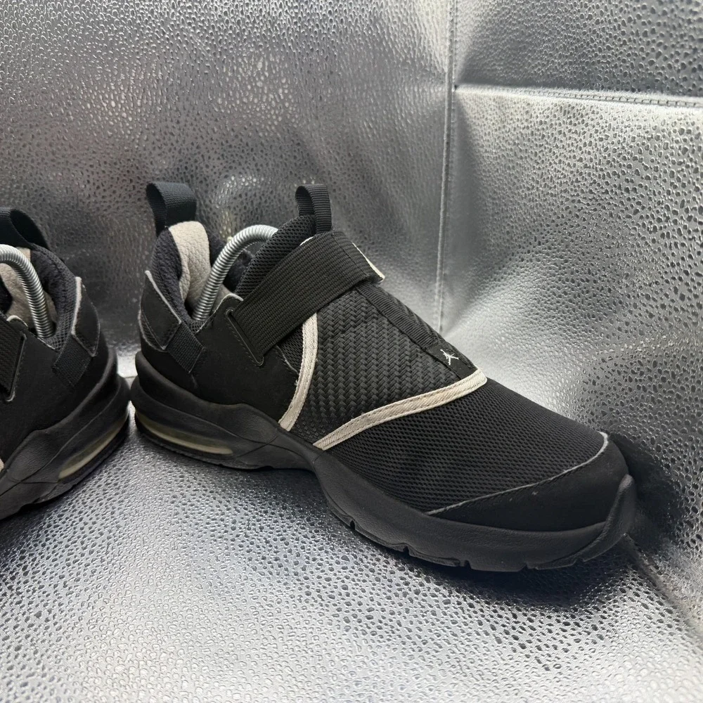 Size‎ 8.5 Air Jordan Trunner 11 LX Black White Mens Athletic Sneakers 453843-001